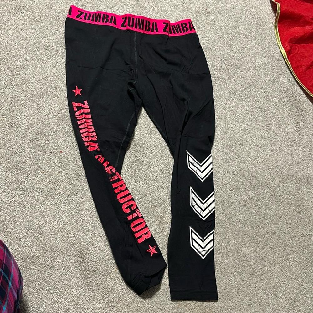 ZUMBA INSTRUCTOR 💕💃🏻 Neon pink leggings